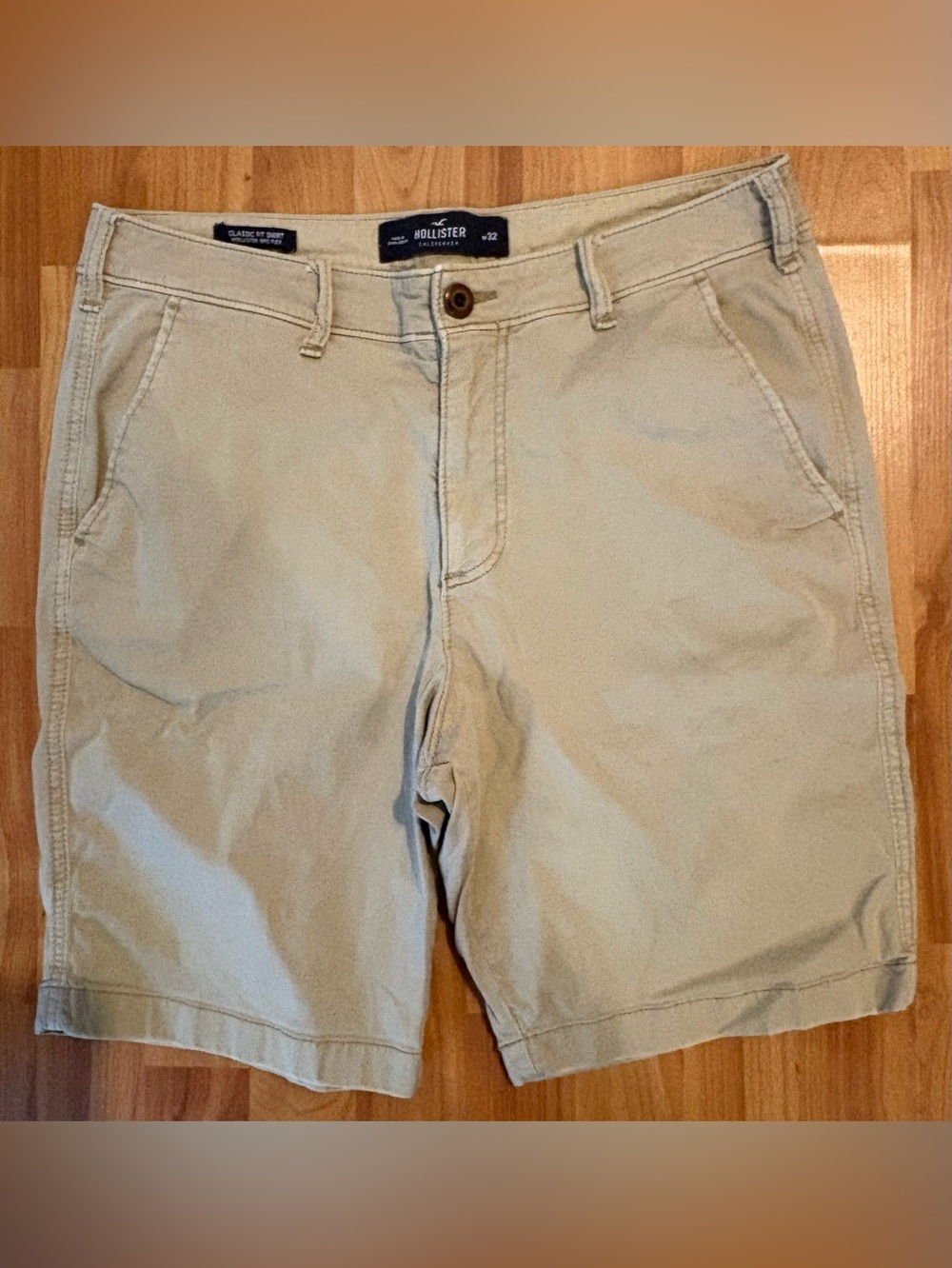 🔥Hollister Men's Classic Fit Short, Epic Flex Tan Flat Front Khaki Shorts,Sz 32